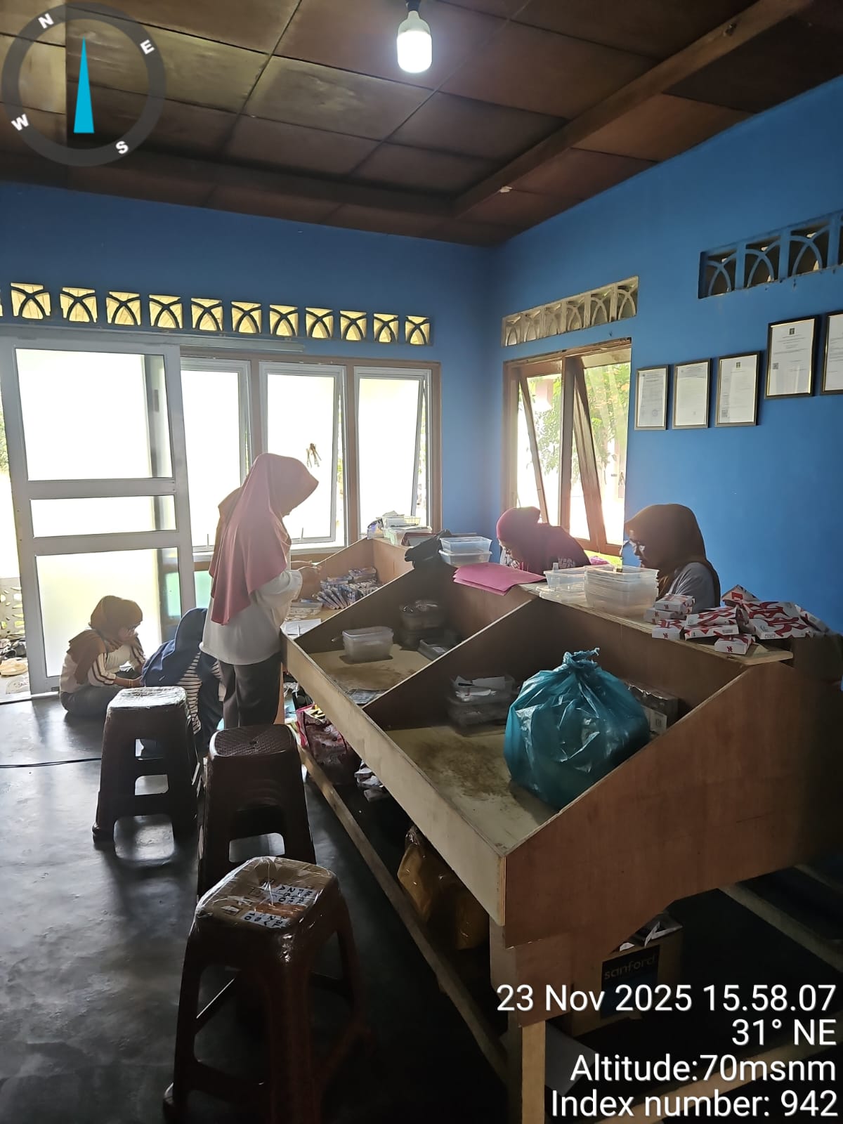 Dokumentasi Kegiatan Produksi dan Pengemasan Produk - 4