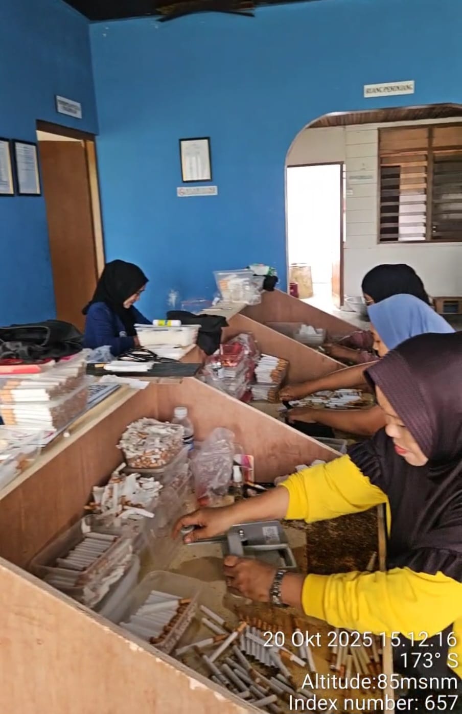Dokumentasi Kegiatan Produksi, Pengemasan, dan Quality Control Produk