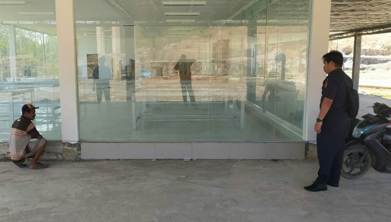 Gambar 2 - Bea dan Cukai Dabo Tinjau Lokasi Pabrik Rokok PT. Cabang Tiga Kretek di Harsbay